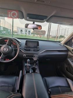 نيسان ألتيما